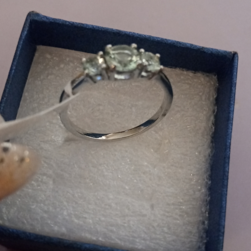 ONE DAY🔥TRILOGY RING NWT - Picture 3 of 4